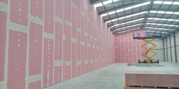 Instalador de sistemas de placa de yeso o Pladur para protección de fuego